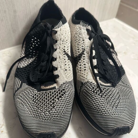 Men’s Nike Flyknit Racer - Picture 2 of 7